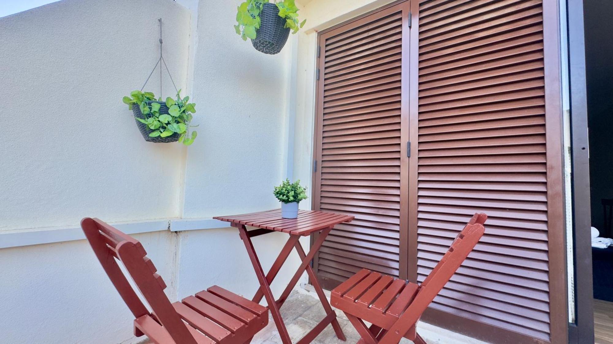 Cozy And Stylish Studio Apt Just 800M From The Beach - New On Booking! 阿尔布费拉 外观 照片